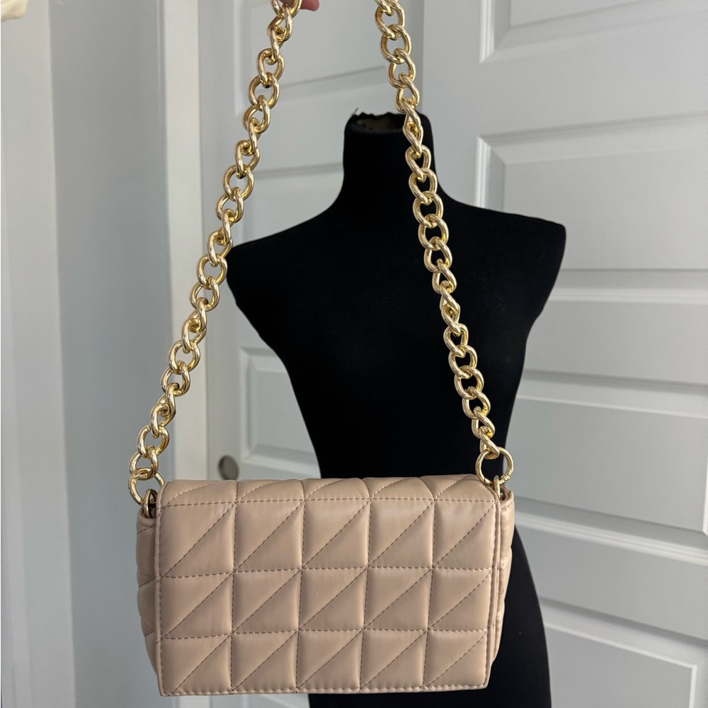 Chic Quilted Beige Handbag with Gold Chain
